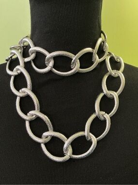 LISA FREEDE Textured Silver Oversized Link Necklace - Women Jewelry